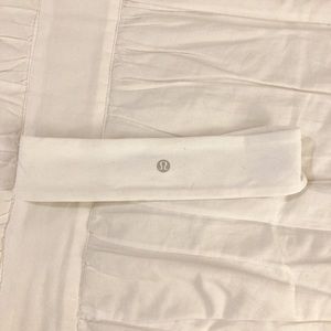 lululemon fly away tamer headband!